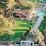 Private In The Forest With Pool And Jacuzzi Villa