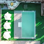 Private In The Forest With Pool And Jacuzzi