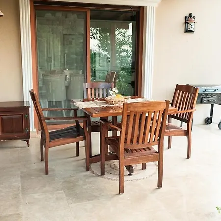Villa Private In The Forest With Pool And Jacuzzi
