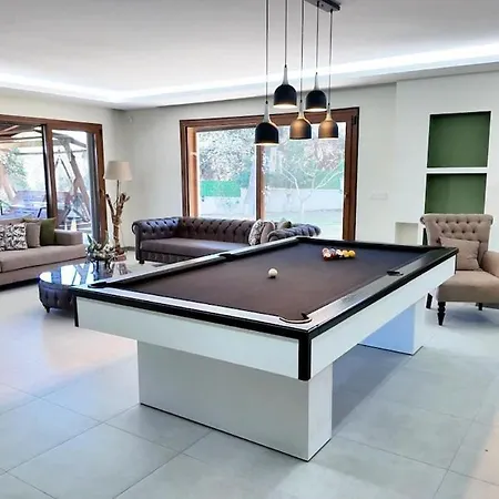 Villa Private In The Forest With Pool And Jacuzzi *