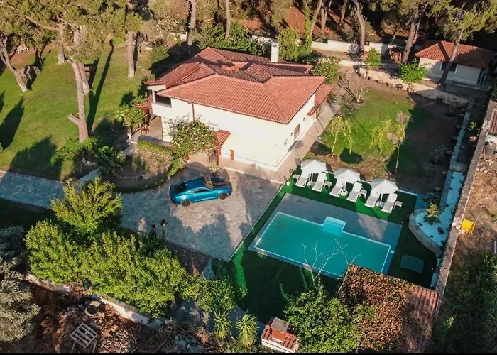 Private In The Forest With Pool And Jacuzzi Villa *