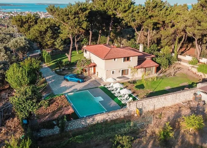 Private In The Forest With Pool And Jacuzzi Urla