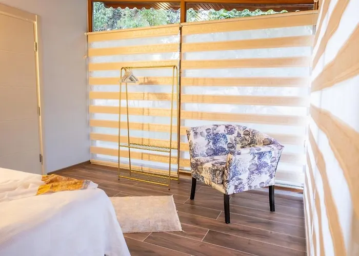 Private In The Forest With Pool And Jacuzzi Villa *