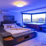 Private In The Forest With Pool And Jacuzzi וילה *
