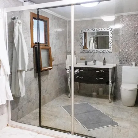 Vila Private In The Forest With Pool And Jacuzzi Urla