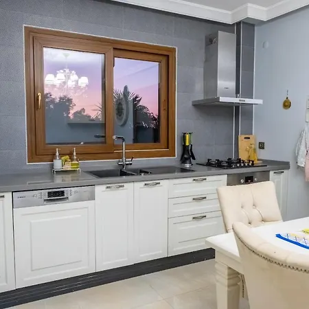 Private In The Forest With Pool And Jacuzzi Vila *