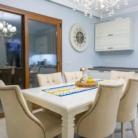 Vila Private In The Forest With Pool And Jacuzzi Urla