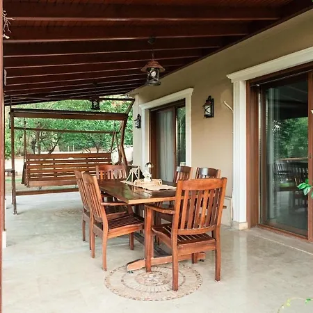 Private In The Forest With Pool And Jacuzzi Vila *