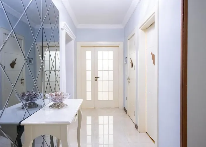 Private In The Forest With Pool And Jacuzzi 别墅